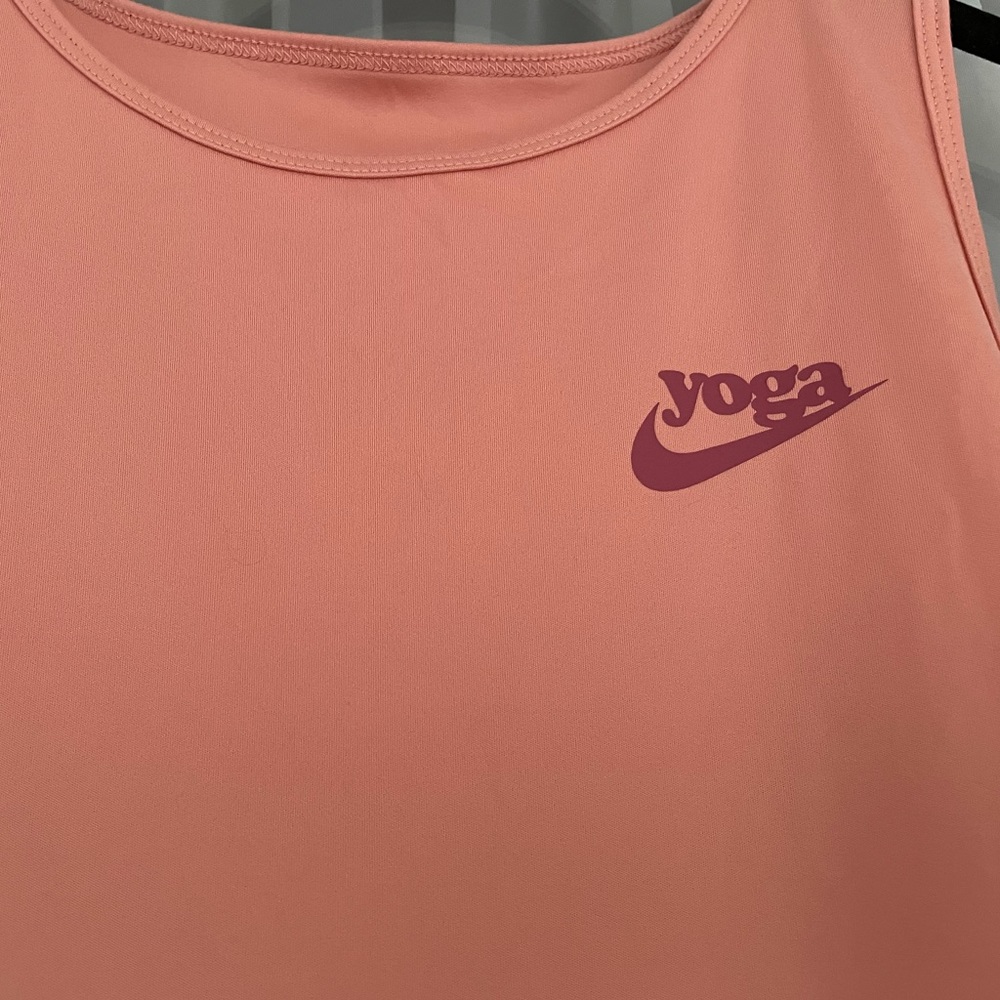 Nike yoga tank - Picture 3 of 11